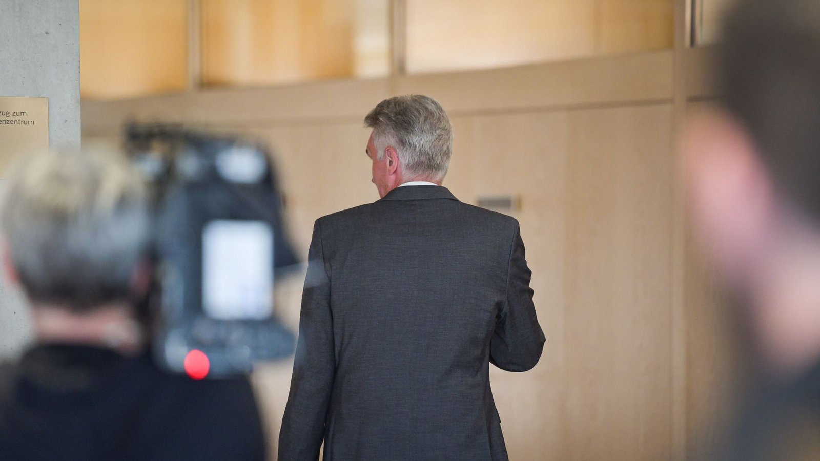 Der frühere Inspekteur der Polizei am Montag im Landtag.Foto: Max Kovalenko/Max Kovalenko Der frühere Inspekteur der Polizei am Montag im Landtag.Foto: Max Kovalenko/Max Kovalenko