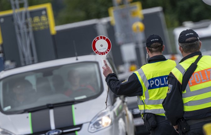 Einige Parteien wollen die Kontrollen an den deutschen Grenzen verlängern, andere sind dagegen.<span class='image-autor'>Foto: picture alliance/dpa/Peter Kneffel</span>