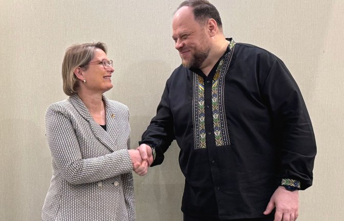 Sie wünsche der Ukraine "Freiheit, Selbstbestimmung und vor allem einen gerechten Frieden", sagt die Ministerin.<span class='image-autor'>Foto: Anne-Béatrice Clasmann/dpa</span>