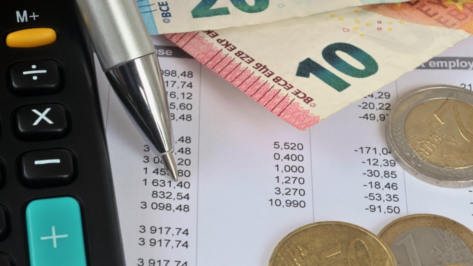 Um wie viel Uhr ist das Geld da?Foto: RVillalon / shutterstock.com