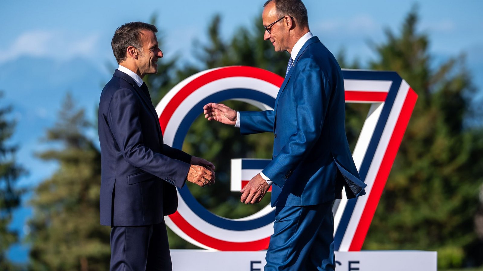 Macron und Merz spielen eine wesentliche Rolle bei der Vorbereitung des Einsatzes.Foto: Michael Kappeler/dpa-Pool/dpa