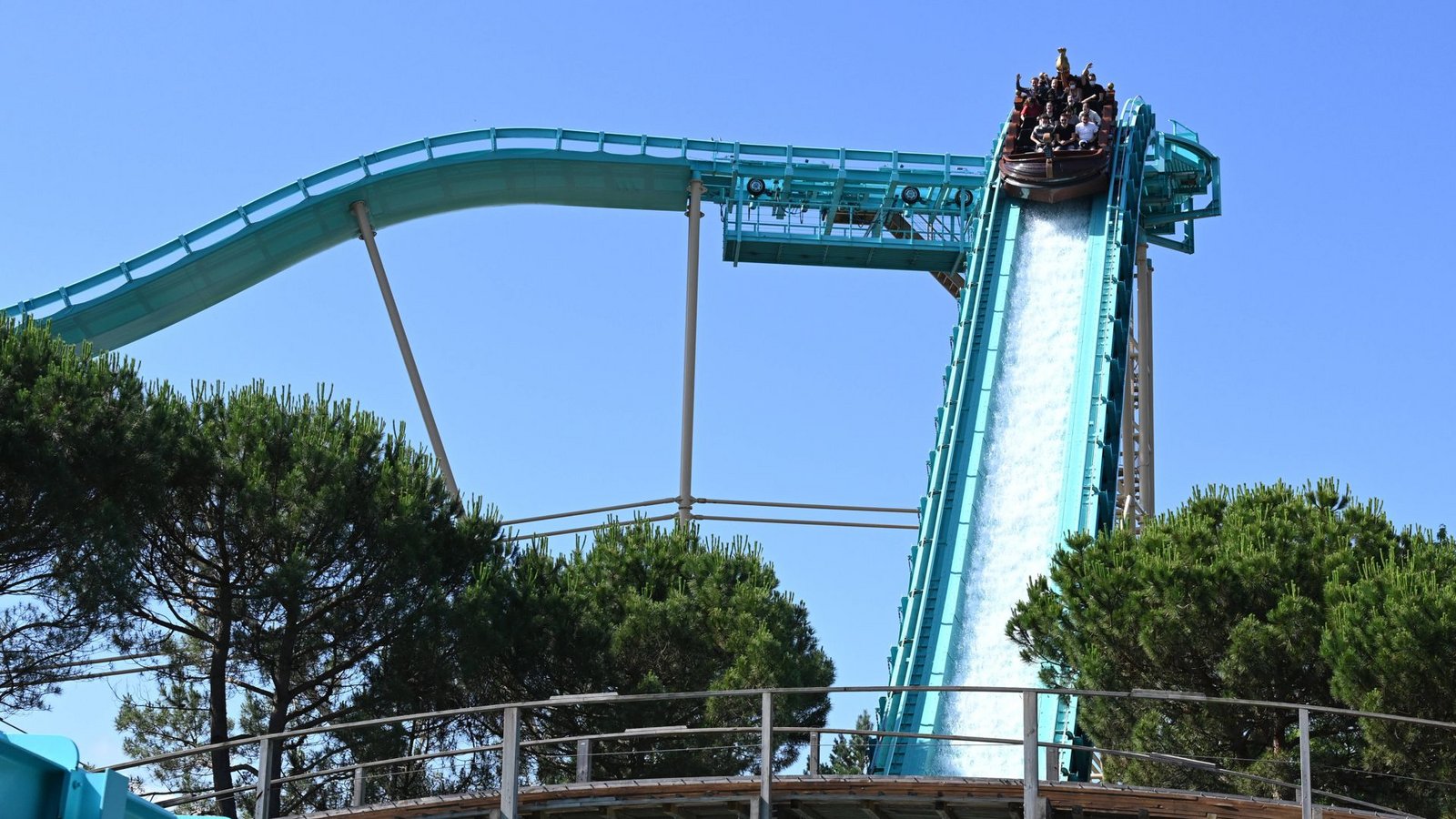 Das Wasser-Fahrgeschäft wurde im Jahr 2005 zum 30-jährigen Bestehen des Parks eröffnet.Foto: IMAGO/Petra Schneider Das Wasser-Fahrgeschäft wurde im Jahr 2005 zum 30-jährigen Bestehen des Parks eröffnet.Foto: IMAGO/Petra Schneider