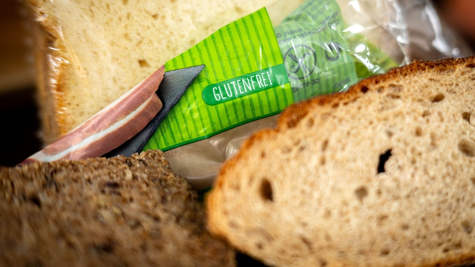 Oft sind Produkte als "glutenfrei" etikettiert. (Symbolbild)Foto: Sina Schuldt/dpa