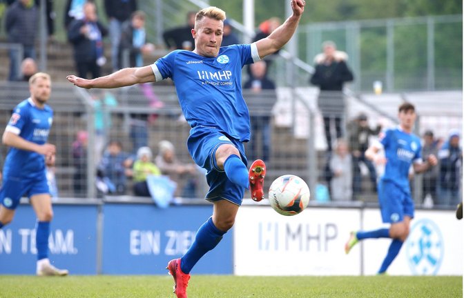 Malte Moos liegt mit den Kickers auf Rang zwei in der Oberliga. (Archivbild)<span class='image-autor'>Foto: Pressefoto Baumann/Alexander Keppler</span>