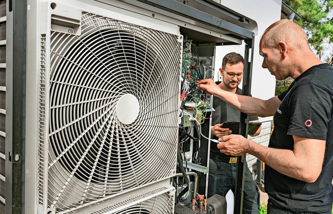 Es gibt noch immer Vorbehalte gegen Wärmepumpe – der hohe Preis gehört auch dazu.<span class='image-autor'>Foto: IMAGO/Funke Foto Services</span>