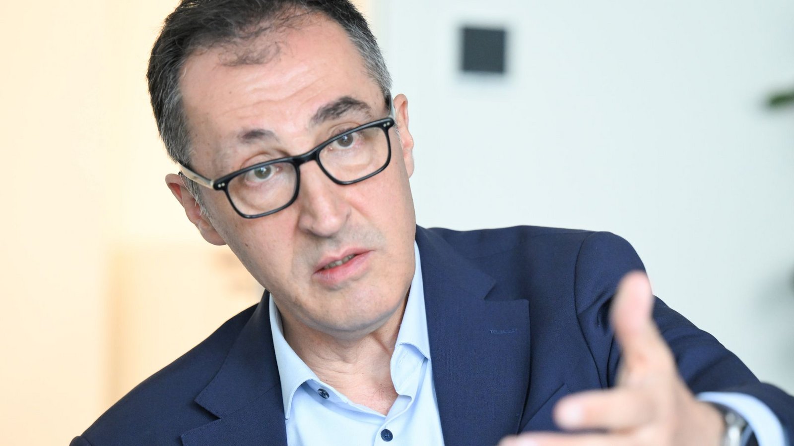 Cem Özdemir ist grüner Spitzenkandidat zur Landtagswahl 2026 in Baden-Württemberg.Foto: Bernd Weißbrod/dpa/Bernd Weißbrod
