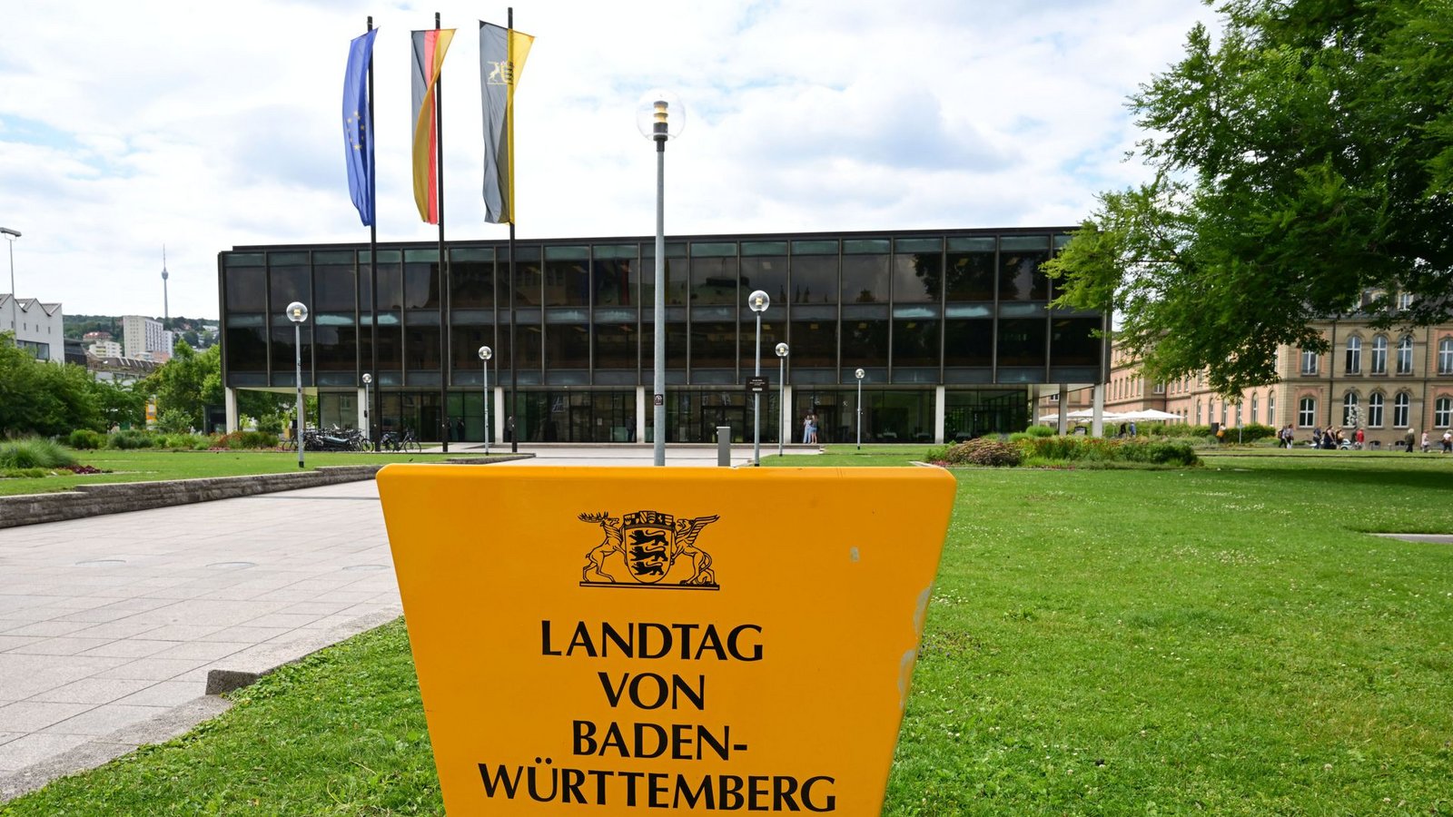 Der Landtag hat nach einem Munitionsfund im Abgeordnetenbüro die Sicherheit auf den Prüfstand gestellt.Foto: dpa/Bernd Weißbrod Der Landtag hat nach einem Munitionsfund im Abgeordnetenbüro die Sicherheit auf den Prüfstand gestellt.Foto: dpa/Bernd Weißbrod