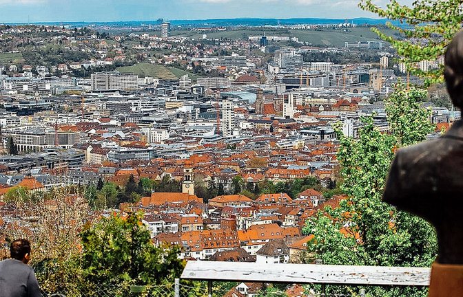 Viele Stuttgarter genießen diesen Blick auf ihre Stadt, etliche wollen aber auch etwas anders sehen und ziehen weg.<span class='image-autor'>Foto: Lichtgut/Leif Piechowski</span>