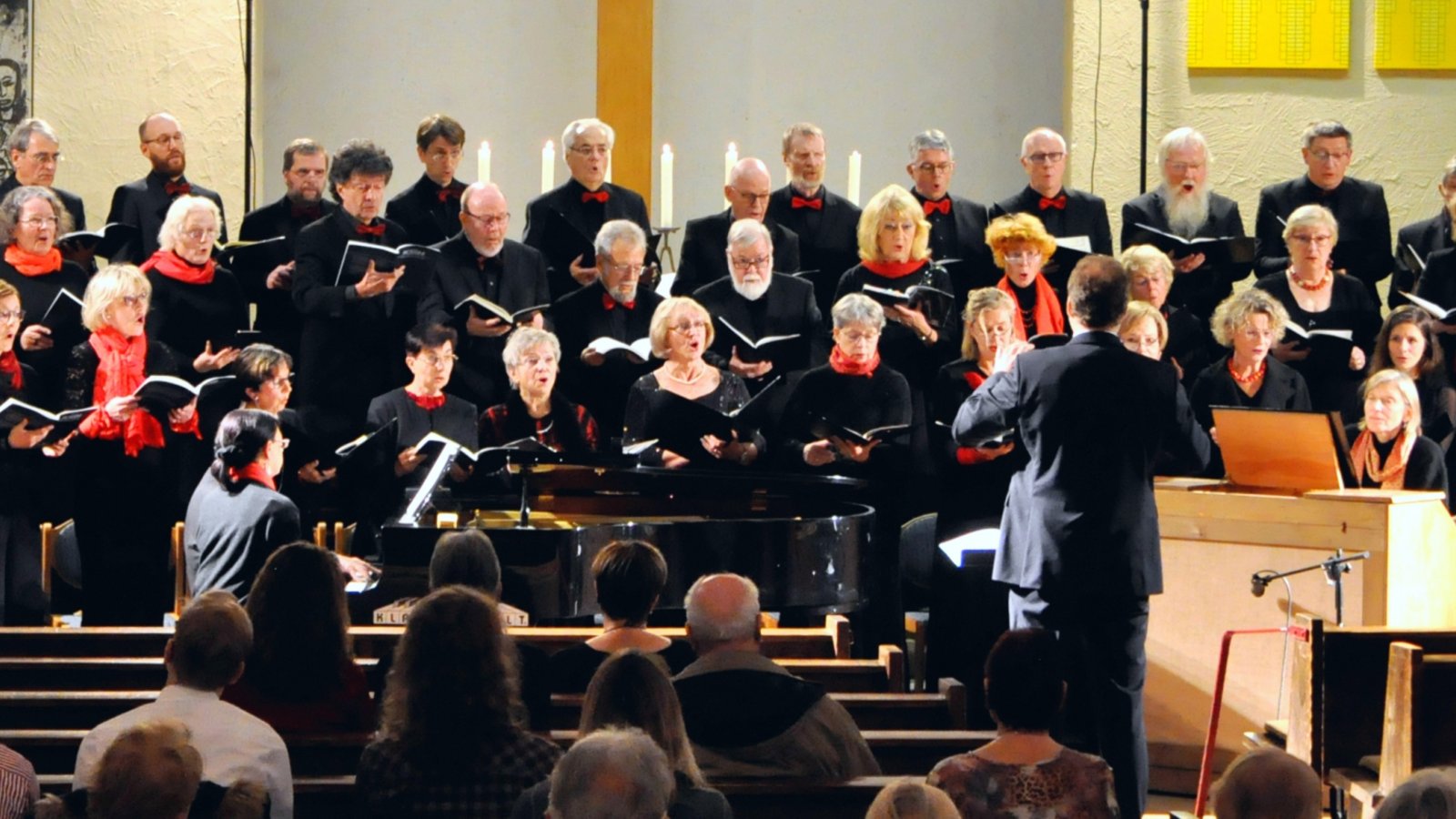 Nach langer Pause können wieder Konzerte in der Stadtkirche Sachsenheim stattfinden. Den Auftakt machen die Stuttgarter Choristen am Sonntag (29. Mai) um 18 Uhr. Das Ensemble mit ausgebildeten Stimmen wurde 1979 als Chor für die Opernfestspiele Heidenheim gegründet. Inzwischen können die Stuttgarter Choristen stolz auf eine 33-jährige Zusammenarbeit mit dem Heidenheimer Festival zurückblicken. Der Chor tritt jährlich mit über 20 Konzerten und Opernvorstellungen an die Öffentlichkeit. Für die Qualität des Chores sprechen zahlreiche weitere Festspielverpflichtungen. Konzertreisen ins europäische Ausland, Produktionen mit dem SWR, Einspielungen von Opernraritäten und Fernsehaufzeichnungen ergänzen das Profil des Chores. Foto: p Nach langer Pause können wieder Konzerte in der Stadtkirche Sachsenheim stattfinden. Den Auftakt machen die Stuttgarter Choristen am Sonntag (29. Mai) um 18 Uhr. Das Ensemble mit ausgebildeten Stimmen wurde 1979 als Chor für die Opernfestspiele Heidenheim gegründet. Inzwischen können die Stuttgarter Choristen stolz auf eine 33-jährige Zusammenarbeit mit dem Heidenheimer Festival zurückblicken. Der Chor tritt jährlich mit über 20 Konzerten und Opernvorstellungen an die Öffentlichkeit. Für die Qualität des Chores sprechen zahlreiche weitere Festspielverpflichtungen. Konzertreisen ins europäische Ausland, Produktionen mit dem SWR, Einspielungen von Opernraritäten und Fernsehaufzeichnungen ergänzen das Profil des Chores. Foto: p