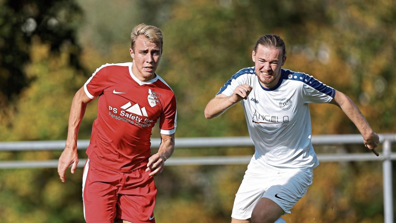 Für den SV Illingen (rechts kämpft Simon Fink um den Ball) sind drei Punkte gegen Pattonville II Pflicht, will das Team weiter dranbleiben. Foto: Küppers Für den SV Illingen (rechts kämpft Simon Fink um den Ball) sind drei Punkte gegen Pattonville II Pflicht, will das Team weiter dranbleiben. Foto: Küppers