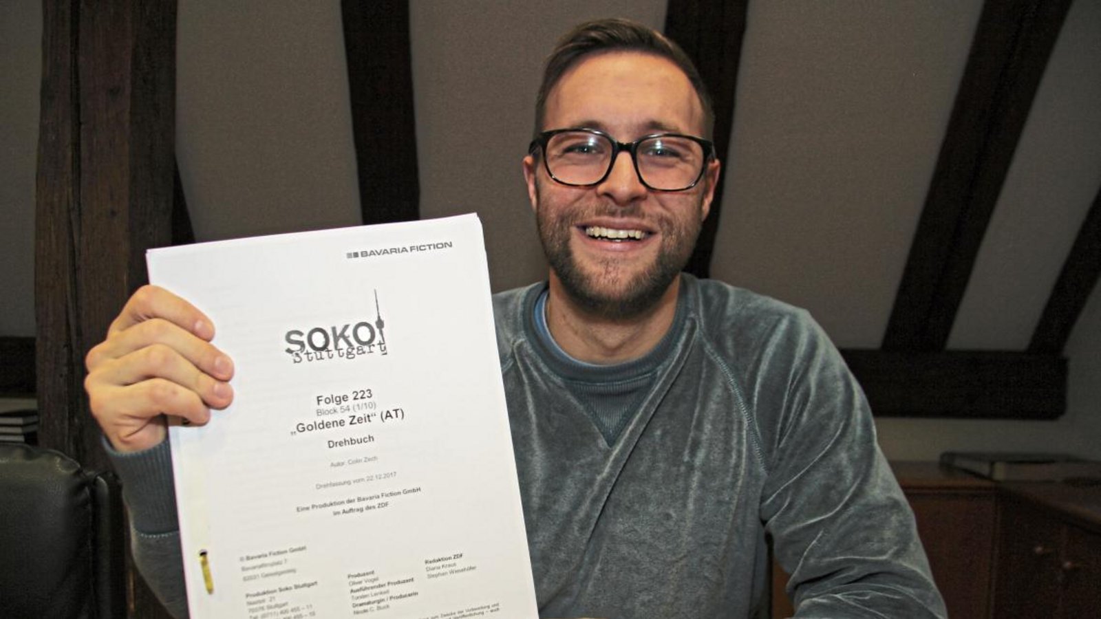 Neben seiner Tätigkeit als Dramaturgie-Assistent hat der Oberriexinger Colin Zech auch schon selbst einige Drehbücher für die ZDF-Krimiserie „Soko Stuttgart“ verfasst. Sein neuestes Werk wird ab Februar verfilmt.  Foto: Banholzer