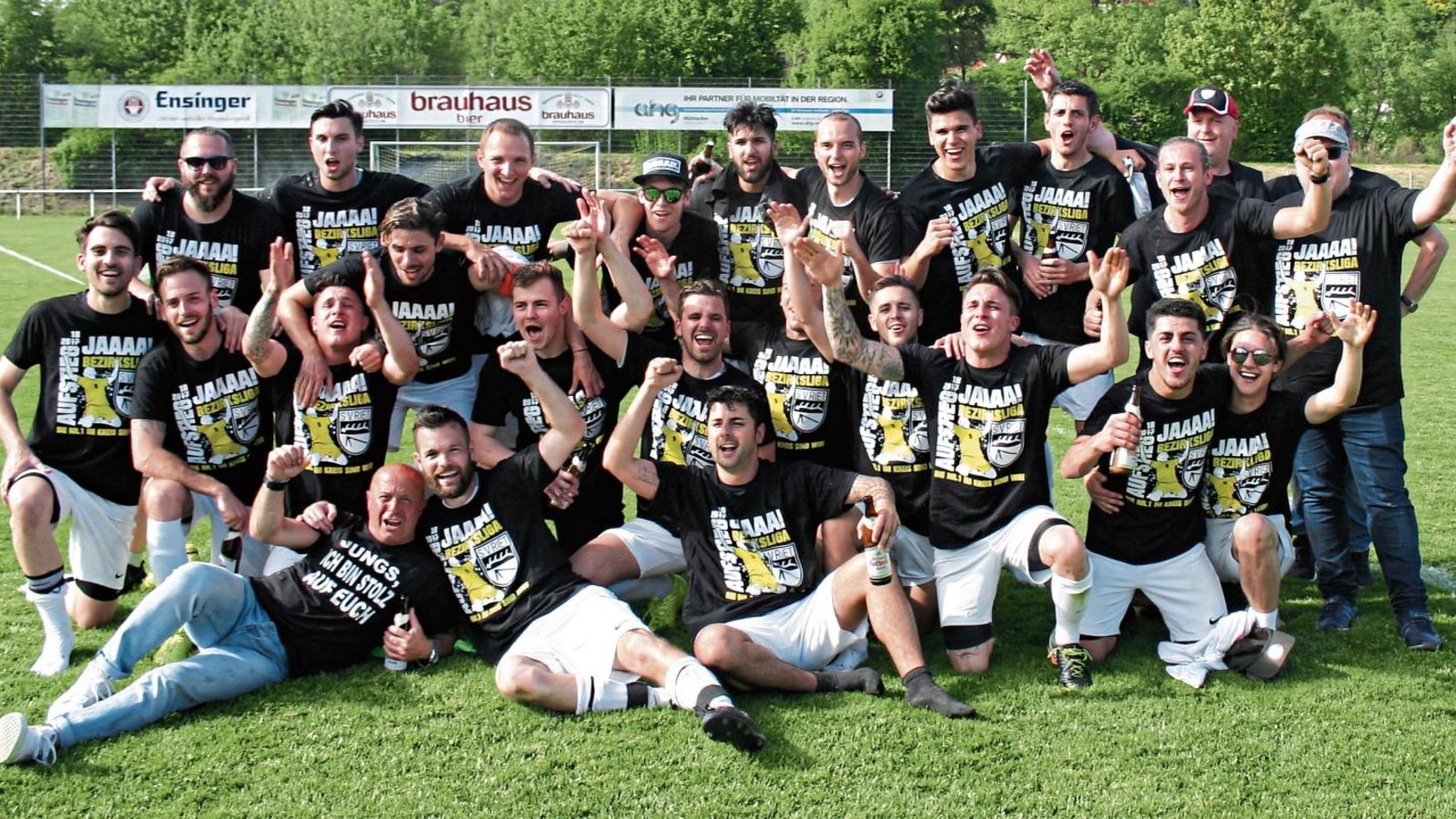 Bereits Ende April machten die Rieter die Meisterschaft in der Fußball-Kreisliga A 3 mit einem Sieg beim TSV Phönix Lomersheim perfekt. Fotos: privat Bereits Ende April machten die Rieter die Meisterschaft in der Fußball-Kreisliga A 3 mit einem Sieg beim TSV Phönix Lomersheim perfekt. Fotos: privat