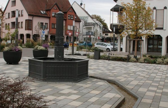 Schlösslesbrunnen mit Bächle.