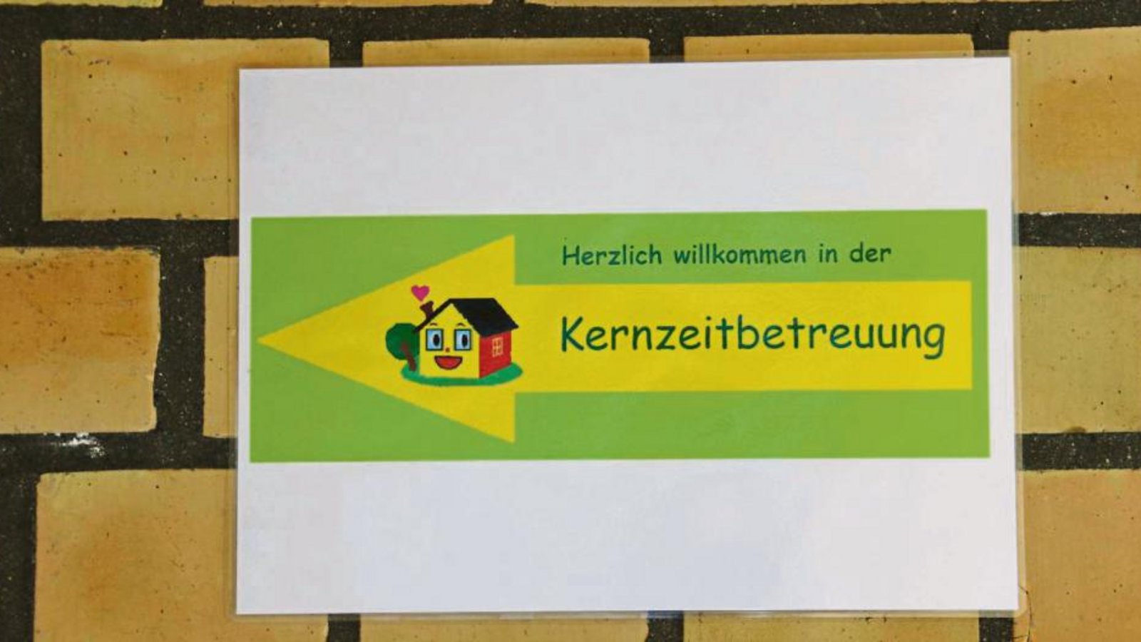 Elternvertretern der Illinger Kernzeitbetreuungskinder ist zurzeit eher nicht zum Lächeln zumute.  Foto: Rücker