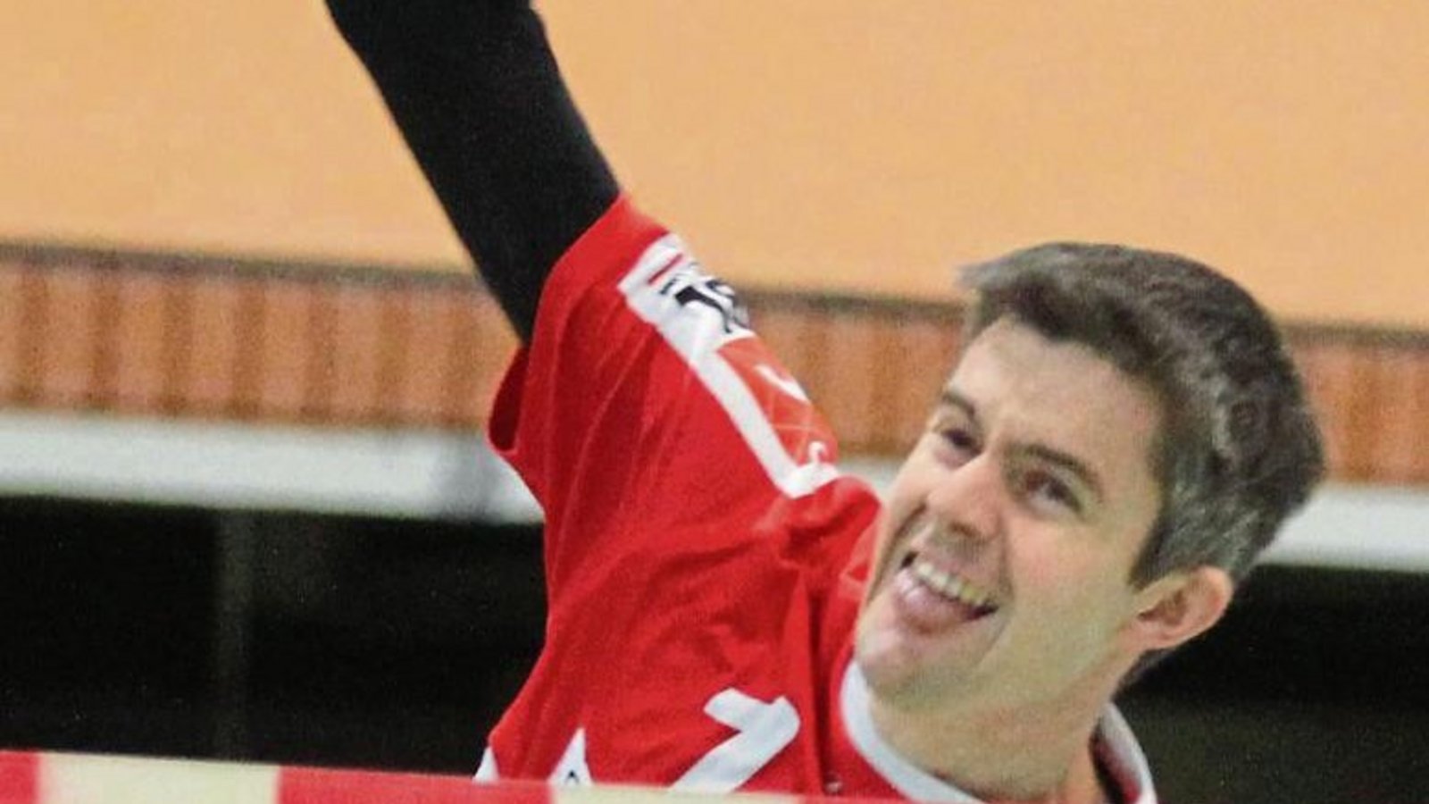 Kolja Meyer und die Faustballer des TV Vaihingen wollen in Offenburg die minimale Chance auf die DM-Qualifikation ergreifen. Foto: Nachreiner