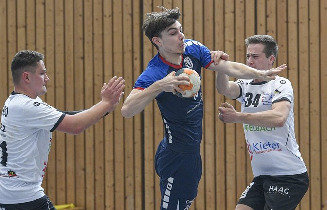 Durchsetzungstark präsentieren sich Oberriexingen und Lukas Stefani (Mitte). <span class='image-autor'>Foto: Archiv/Leitner</span>