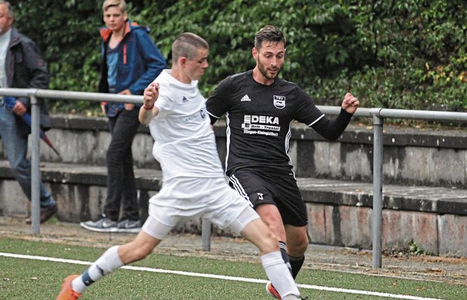 Für den TSV Kleinglattbach mit Johannes Gutjahr (rechts) läuft es bis jetzt gut. Am Sonntag steht das Derby gegen den SV Illingen an. Foto: Nachreiner