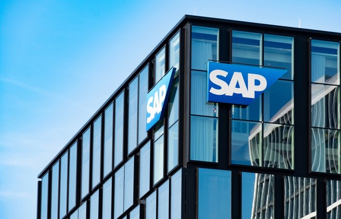 Erfahren Sie, wie sich eine Investition in SAP vor 10 Jahren entwickelt hätte und welche Rendite Anleger heute erzielt hätten. Ein Blick auf die Kursentwicklung und aktuelle Analystenmeinungen.<span class='image-autor'>Foto: Kittyfly / Shutterstock.com</span>