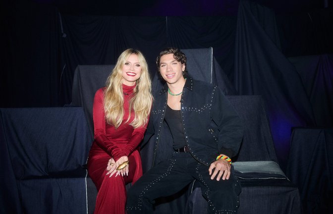 Heidi Klum mit Gastjuror Elias Becker.<span class='image-autor'>Foto: ProSieben/Max Montgomery</span>