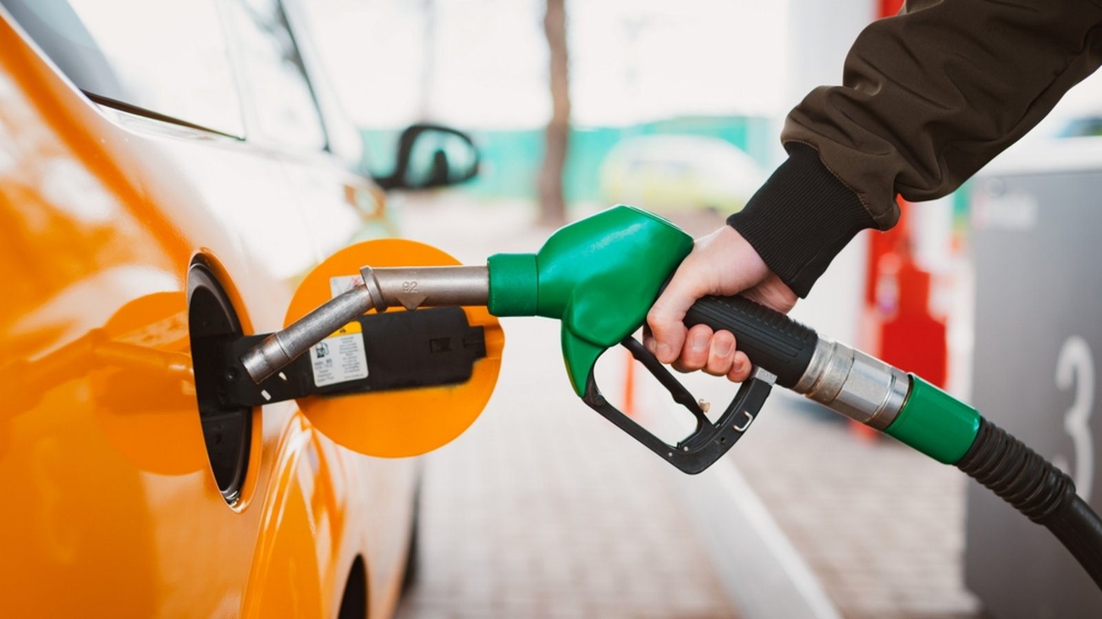 Wird der Sprit jetzt noch teurer?Foto: Juliya Shangarey / shutterstock.com Wird der Sprit jetzt noch teurer?Foto: Juliya Shangarey / shutterstock.com
