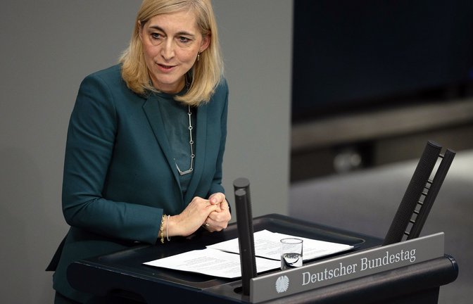Gesundheitsministerin Warken bringt ihr Sparpaket ins parlamentarische Verfahren. (Archivbild)<span class='image-autor'>Foto: Markus Lenhardt/dpa</span>
