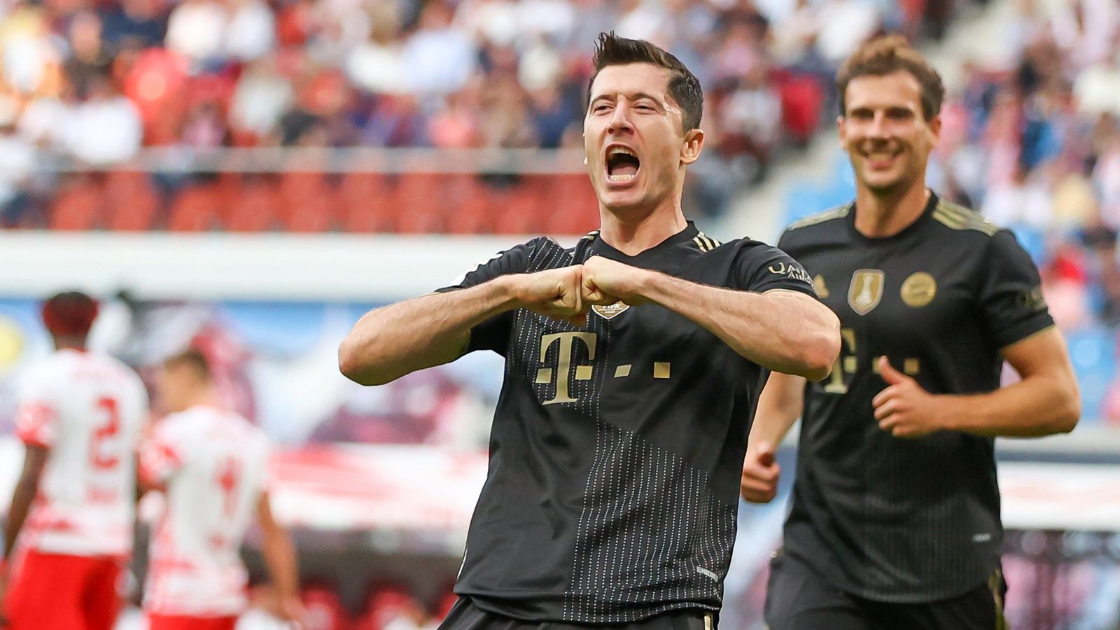 Robert Lewandowski (l) spielt künftig in den USA. (Archivbild)Foto: Jan Woitas/dpa-Zentralbild/dpa