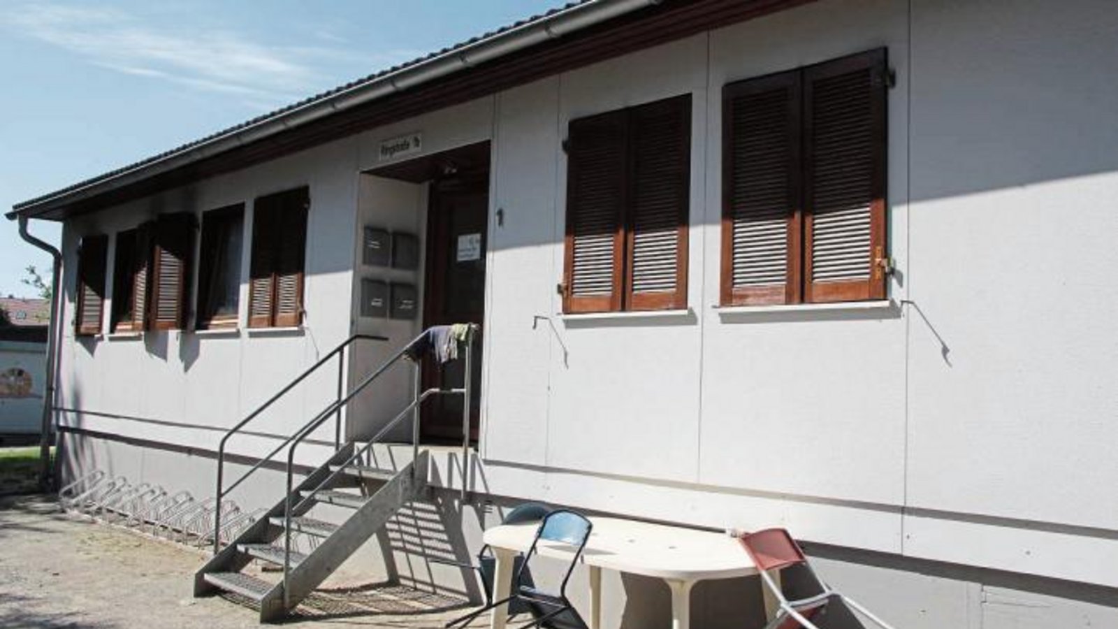 Die Flüchtlingsunterkunft in der Ringstraße hat nach der Außenrenovierung auch innen eine Runderneuerung dringend nötig. Foto: Gergen Die Flüchtlingsunterkunft in der Ringstraße hat nach der Außenrenovierung auch innen eine Runderneuerung dringend nötig. Foto: Gergen
