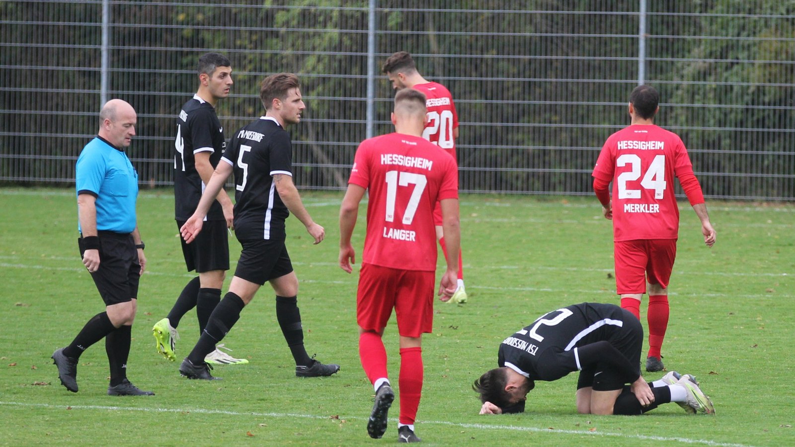 Eine schmerzhafte Erfahrung ist für Marko Kühn (am Boden) und den TSV Nussdorf das Heimspiel gegen den TASV Hessigheim. Foto: Dittrich Eine schmerzhafte Erfahrung ist für Marko Kühn (am Boden) und den TSV Nussdorf das Heimspiel gegen den TASV Hessigheim. Foto: Dittrich