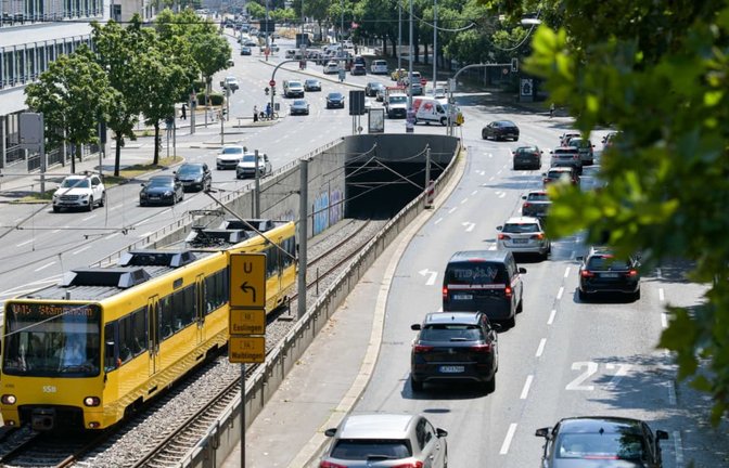 Die beiden Linksabbiegespuren von der Heilbronner in die Wolframstraße sind von Montag an gesperrt.<span class='image-autor'>Lichtgut/Max Kovalenko</span>