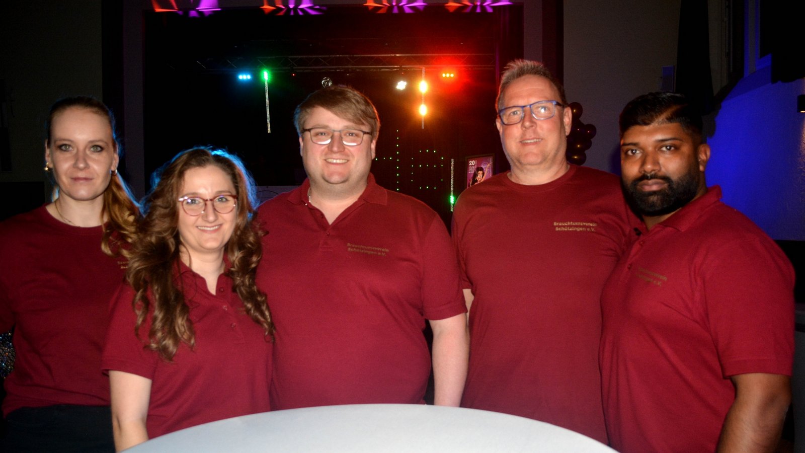 Sie freuen sich über eine gelungene Premiere (von links): Lisette Schrodt, Ann-Kathrin Kirschbaum, Jan Schrodt, Jochen Zehnder und Ara Sankar. Foto: Stahlfeld