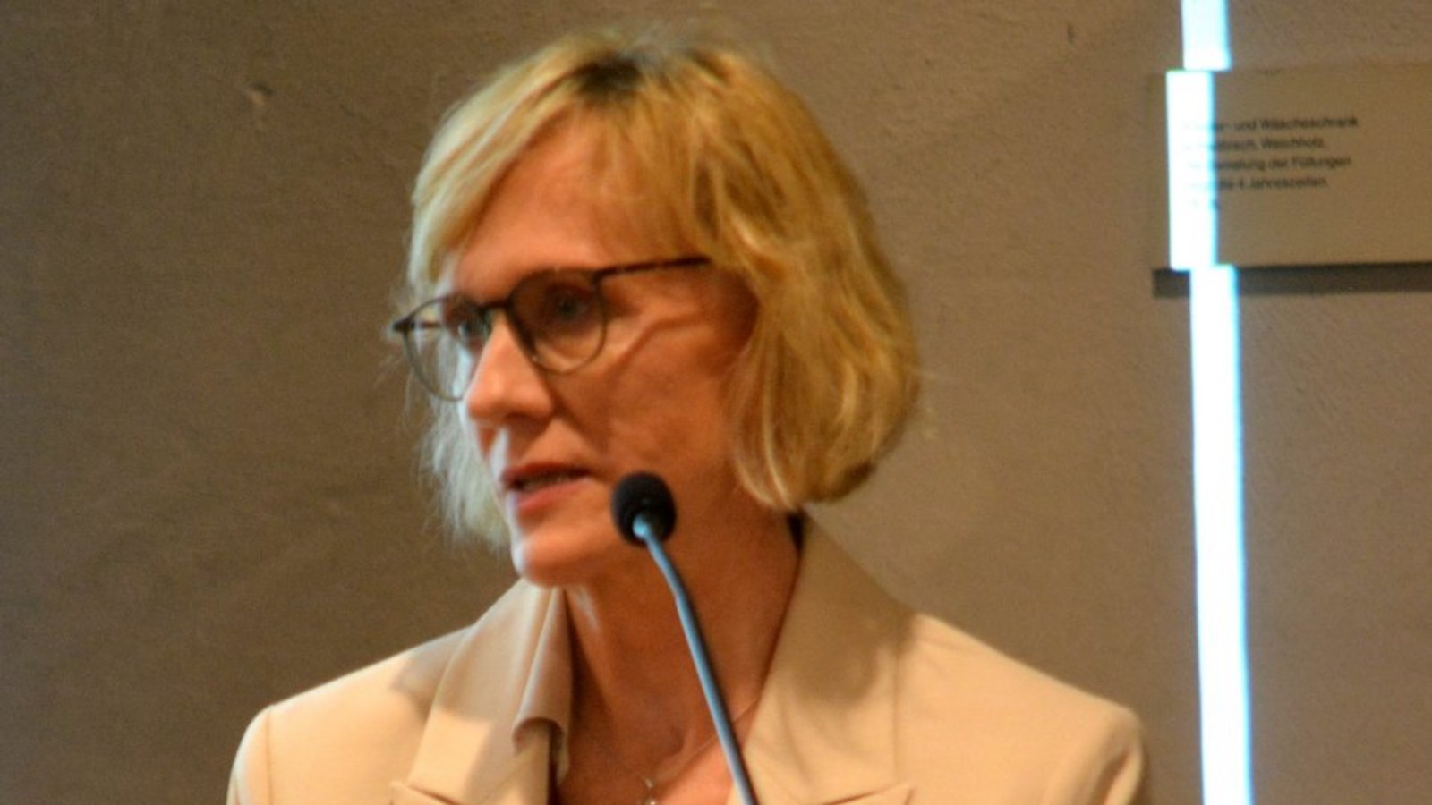 Weil die finanzielle Selbstbestimmung wichtig ist, fordert Birgit Happel Frauen auf, das Thema Geld wichtiger zu nehmen. Foto: Stahlfeld Weil die finanzielle Selbstbestimmung wichtig ist, fordert Birgit Happel Frauen auf, das Thema Geld wichtiger zu nehmen. Foto: Stahlfeld