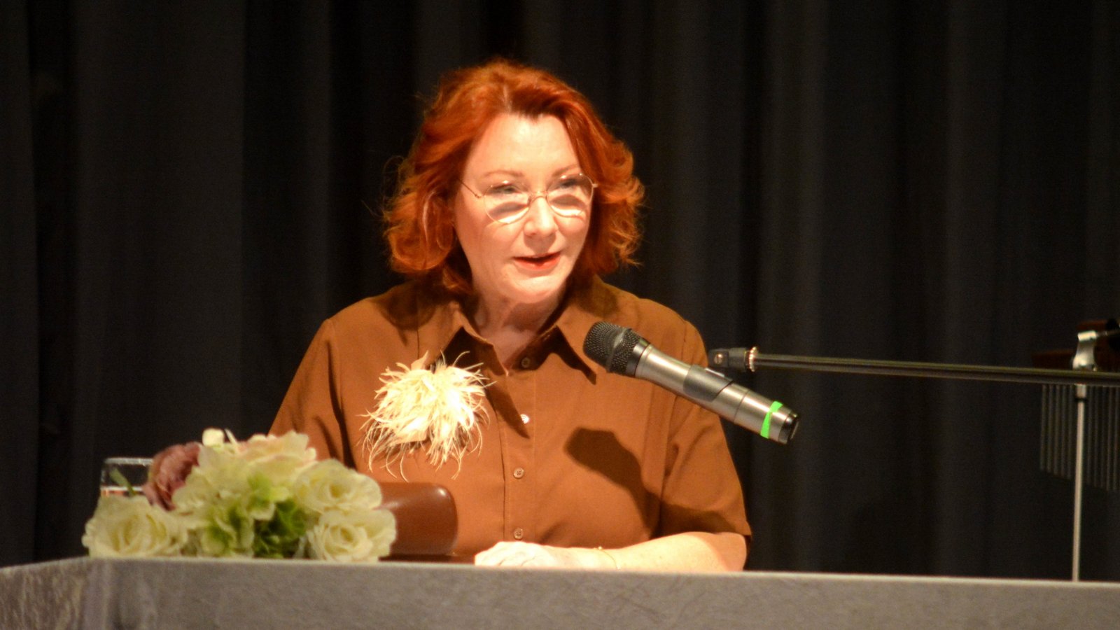 Petra Frey liest in Mühlacker aus ihrem Buch „SterbeMund“ Fotos: Stahlfeld