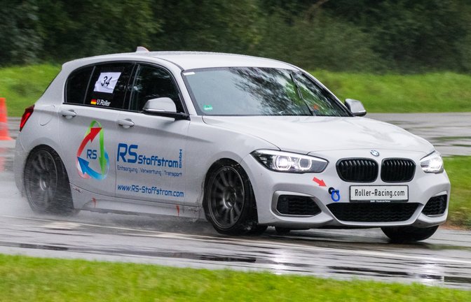 Mit seinem RS-BMW M140i xDrive trotzt Uwe Roller dem Regen. <span class='image-autor'>Foto: privat</span>