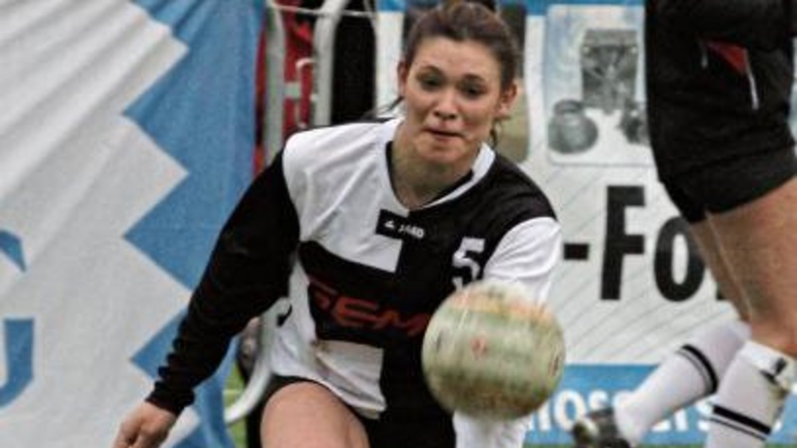 Die Angreiferinnen Stephanie Dannecker vom TSV Calw (links) und Sonja Pfrommer vom TSV Dennach sehen die brasilianischen Mannschaften im Vorteil. Fotos: Nachreiner Die Angreiferinnen Stephanie Dannecker vom TSV Calw (links) und Sonja Pfrommer vom TSV Dennach sehen die brasilianischen Mannschaften im Vorteil. Fotos: Nachreiner