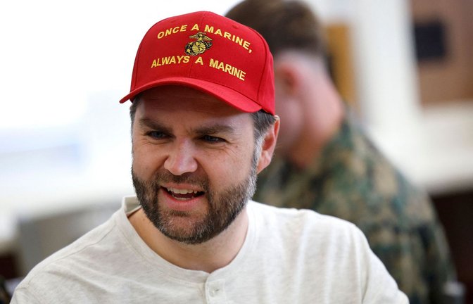 US-Vize J.D. Vance wurde vorübergehend bei Bluesky gesperrt. (Archivbild)<span class='image-autor'>Foto: Getty Images via AFP/KEVIN DIETSCH</span>