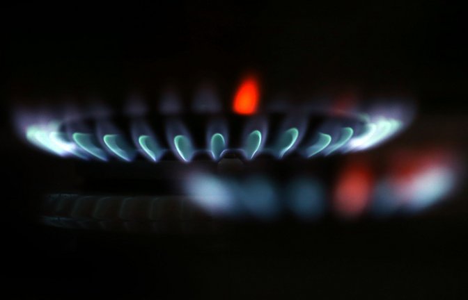 Eine Gasflamme brennt an einem Herd. Die Bundesregierung will die steigenden Gaspreise in Deutschland mit einer Gaspreisbremse dämpfen.<span class='image-autor'>Foto: dpa/Karl-Josef Hildenbrand</span>