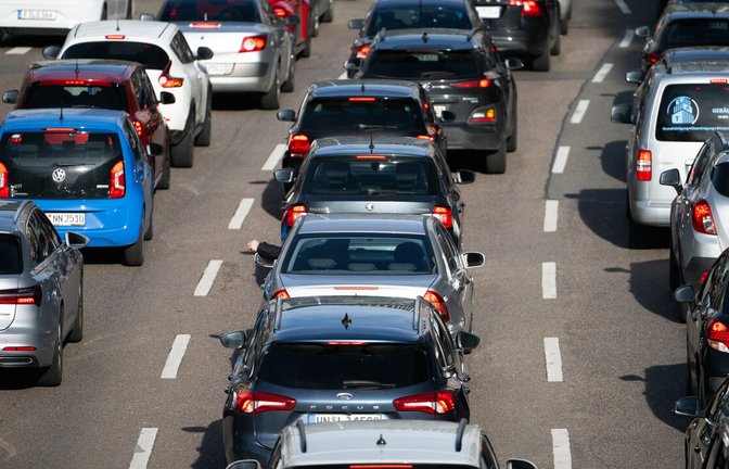 895 000 Kilometer Stau wurden 2024 auf den Autobahnen gezählt.895.000 Kilometer wurden vergangenes Jahr auf den Autobahnen gezählt.<span class='image-autor'>Foto: dpa/Marijan Murat</span>