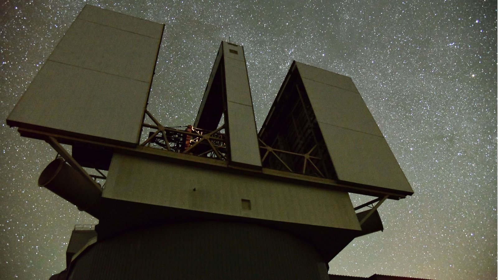 Large Binocular Telescope auf dem Mount Graham in Arizona, USA.Foto: Dr. Christoph Saulder/MPE Large Binocular Telescope auf dem Mount Graham in Arizona, USA.Foto: Dr. Christoph Saulder/MPE