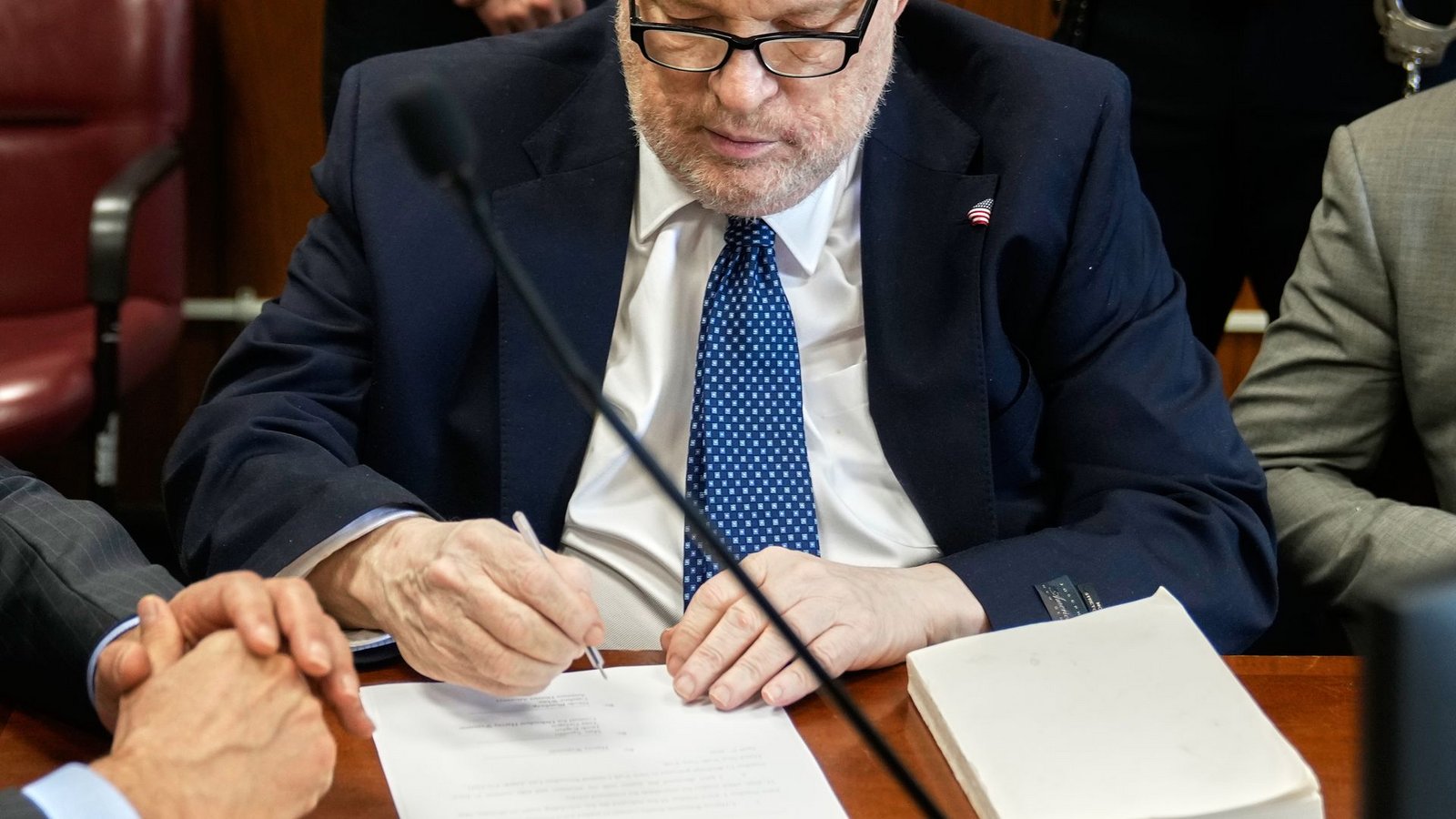 Der Ex-Hollywood-Mogul stand schon wieder vor Gericht. (Archivbild)Foto: Richard Drew/POOL AP/AP/dpa