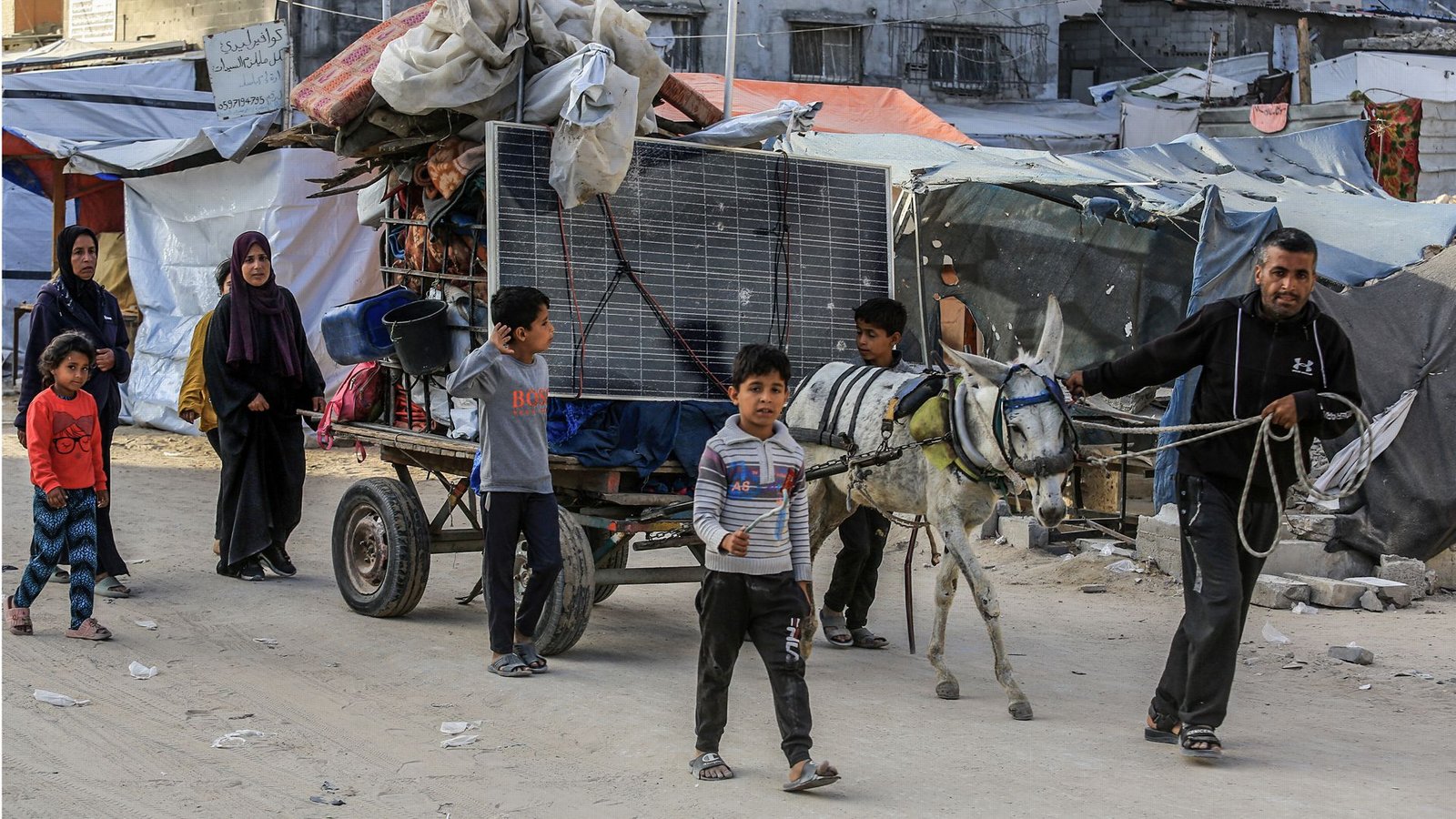 Die palästinensische Zivilbevölkerung muss immer wieder vor den Angriffen aus Israel fliehen.Foto: Abed Rahim Khatib/dpa Die palästinensische Zivilbevölkerung muss immer wieder vor den Angriffen aus Israel fliehen.Foto: Abed Rahim Khatib/dpa
