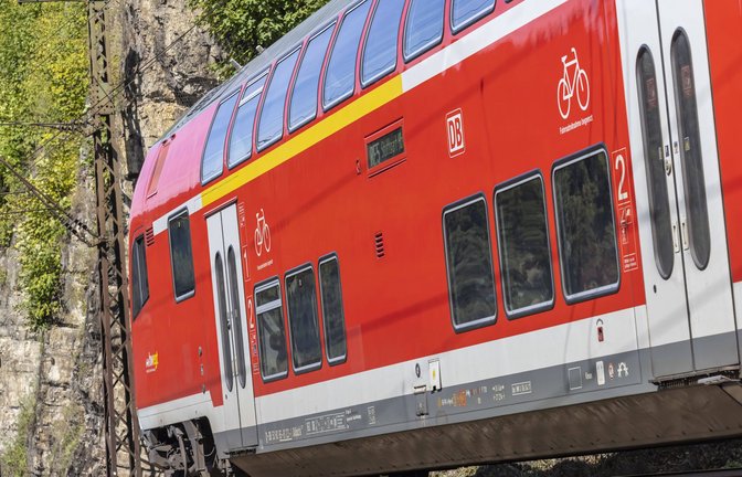 Attacke im Regionalexpress (Symbolbild)<span class='image-autor'>Foto: IMAGO/Arnulf Hettrich</span>