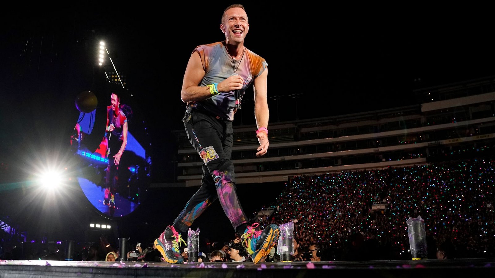 Sänger Chris Martin von Coldplay kümmert sich um die Halbzeitshow beim WM-Endspiel nahe New York am 19. Juli. (Archivbild)Foto: Chris Pizzello/Invision/dpa Sänger Chris Martin von Coldplay kümmert sich um die Halbzeitshow beim WM-Endspiel nahe New York am 19. Juli. (Archivbild)Foto: Chris Pizzello/Invision/dpa