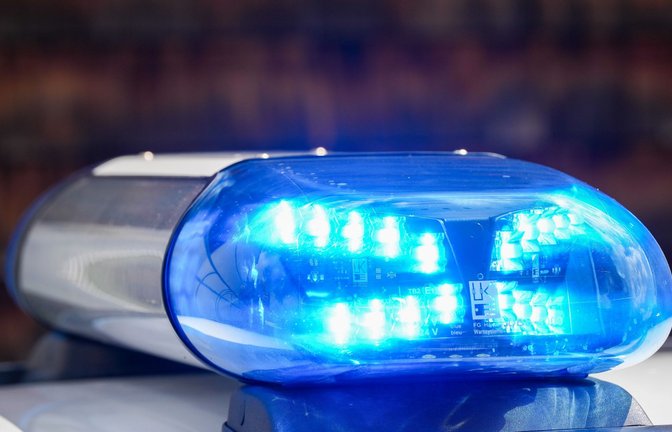 Die Ermittlungen der Polizei dauern an. (Symbolbild)<span class='image-autor'>Foto: Soeren Stache/dpa/Soeren Stache</span>