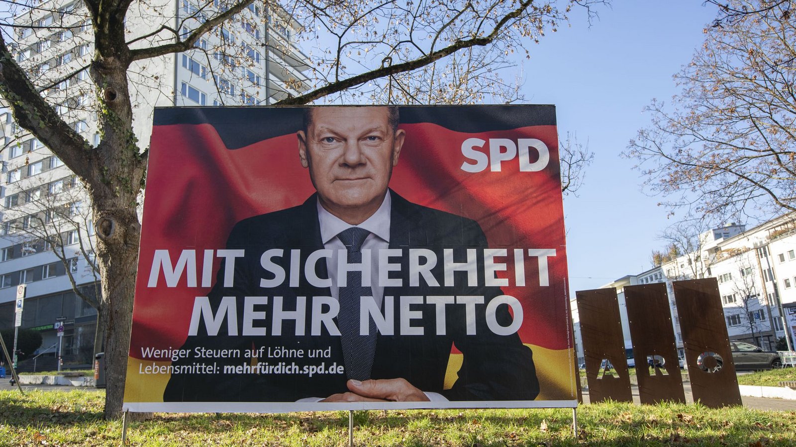 Sind die Versprechen auf Wahlplakaten durch die Parteiprogramme gedeckt?Foto: Lichtgut/Leif Piechowski
