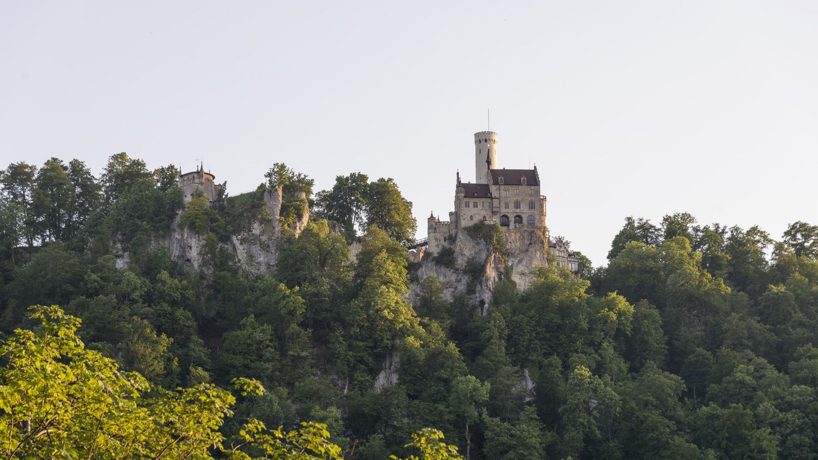 Nicht umsonst wird das Schloss Lichtenstein passend zu „Dornröschen“ auch das „Märchenschloss Württembergs“ genannt.Foto: TMBW/Gregor Lengler Nicht umsonst wird das Schloss Lichtenstein passend zu „Dornröschen“ auch das „Märchenschloss Württembergs“ genannt.Foto: TMBW/Gregor Lengler