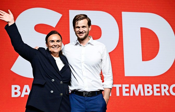Isabel Cademartori und Robin Mesarosch haben die SPD-Delegierten überzeugt.<span class='image-autor'>Foto: Bernd Weißbrod/dpa</span>