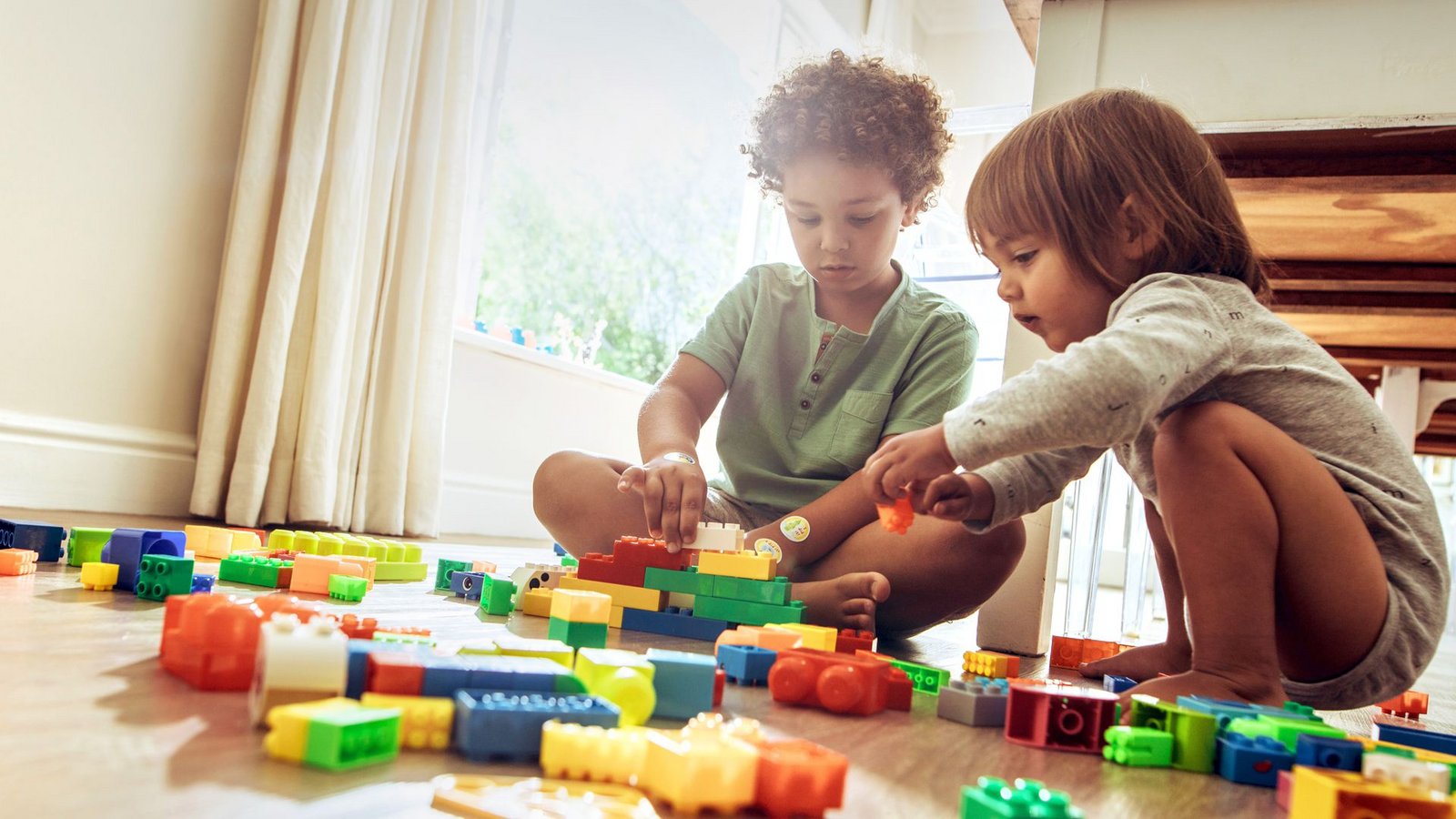 Müssen Kinder mit diesen Bausteinen wirklich schon den Eiffelturm nachbauen können?Foto: Adobe Stock/Jacob Ammentorp Lund Müssen Kinder mit diesen Bausteinen wirklich schon den Eiffelturm nachbauen können?Foto: Adobe Stock/Jacob Ammentorp Lund