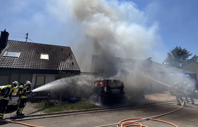 Die Rauchsäule war schon von Weitem gesehen.<span class='image-autor'>Feuerwehr Affalterbach</span>
