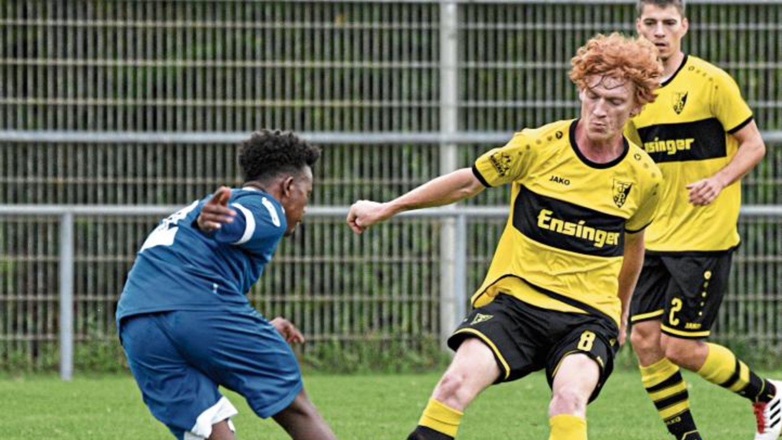 Der TSV Ensingen (am Ball Kevin Steinl) spielt in dieser Saison noch nicht so konstant wie gewohnt und hat bereits zwei Mal Federn lassen müssen. Foto: Leitner Der TSV Ensingen (am Ball Kevin Steinl) spielt in dieser Saison noch nicht so konstant wie gewohnt und hat bereits zwei Mal Federn lassen müssen. Foto: Leitner