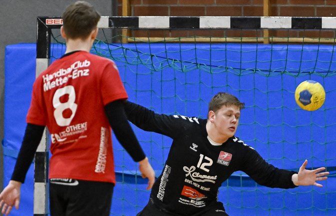Mit zahlreichen starken Paraden hielt Keeper Samuel Binder (rechts) den HCME am Wochenende im Spiel. Archivfoto: Leitner